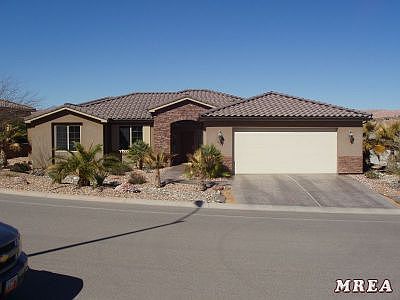 Front View with Great Landscap;ing
