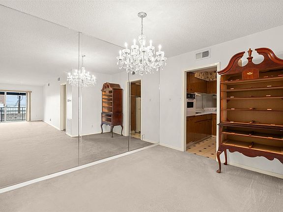 4th image of 2700 Bellefontaine St APT B30
