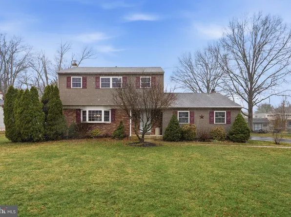 416 Oak Park Rd, Hatfield, PA 19440