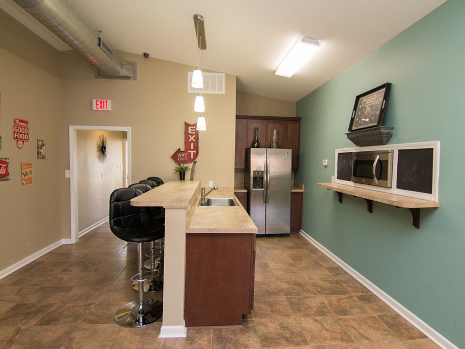 Aurora Apartment Homes 1425 Eastcrest Dr Charlotte NC Zillow