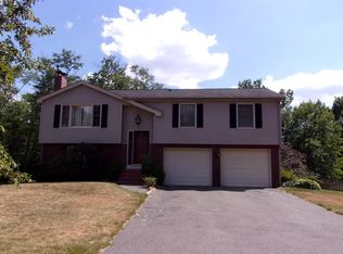39 Humphrey Ln, West Springfield, MA 01089