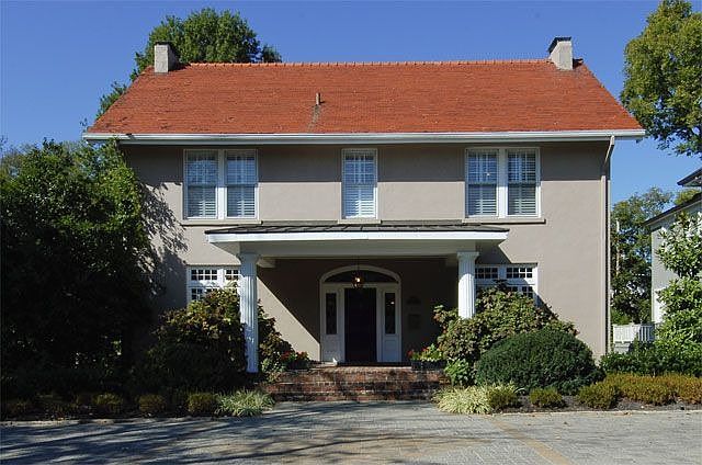 1910 Historic In-Town Estate