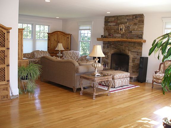 5th image of 3 Highview Dr