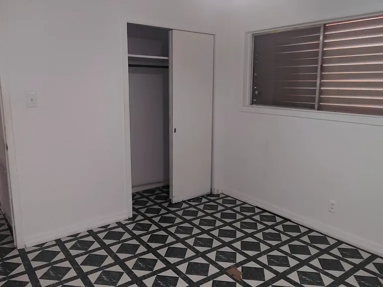 607 W Miller St — Photo 11