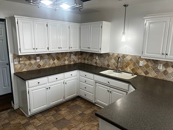 3rd image of 3826 W Galveston Pl S