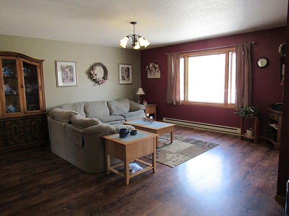 4th image of 15038 Woodland Dr