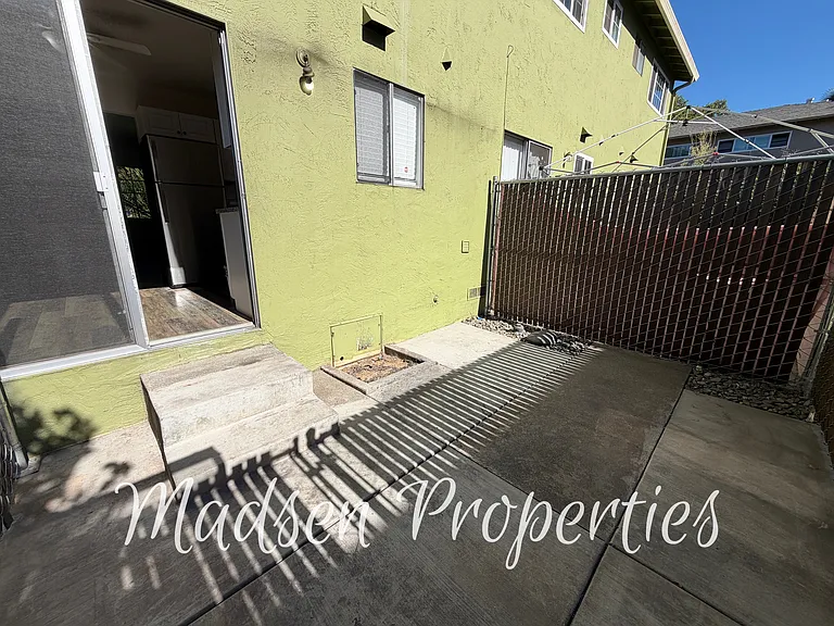 999 East Ave #C — Photo 23
