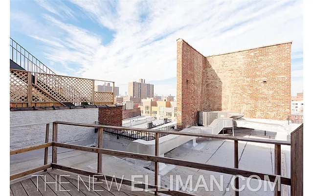 Sold by Douglas Elliman | media 16