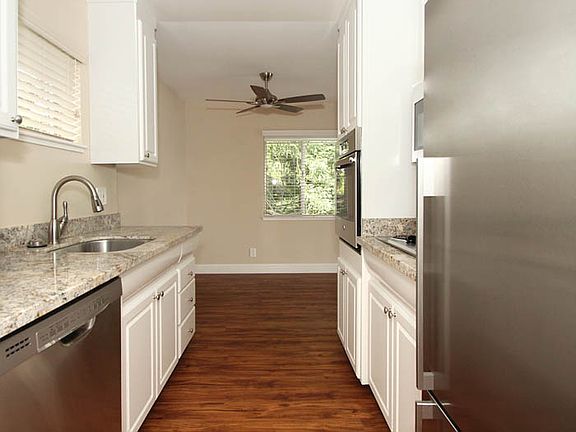 4th image of 220 Palo Alto Ave APT 307