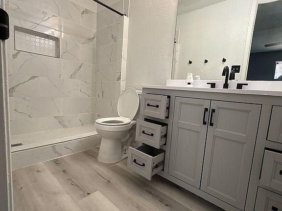 5th image of 4 Blue Star Ct