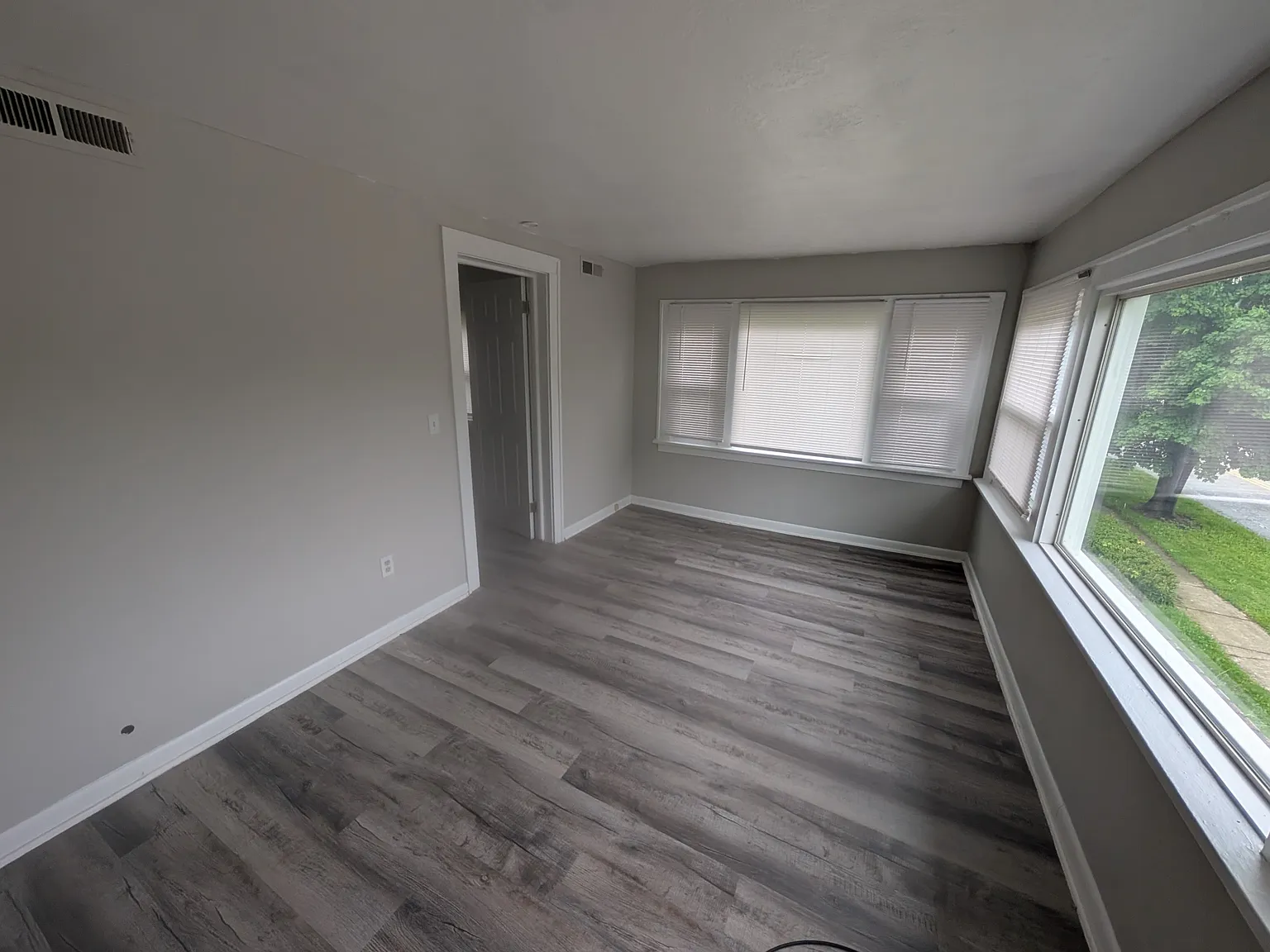 608 W Highland Ave. Ravenna, OH 44266 - 1 — Photo 2