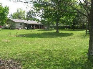2395 N Gooseberry Ln, Fayetteville, AR 72704