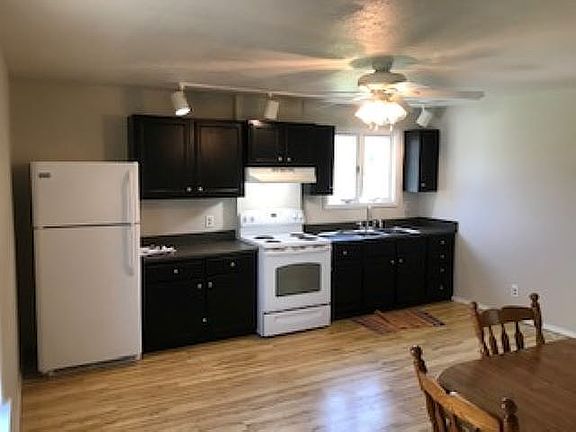 4th image of 1692 W 3rd St