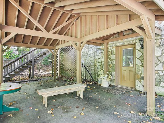 5th image of 255 Dogwood Dr