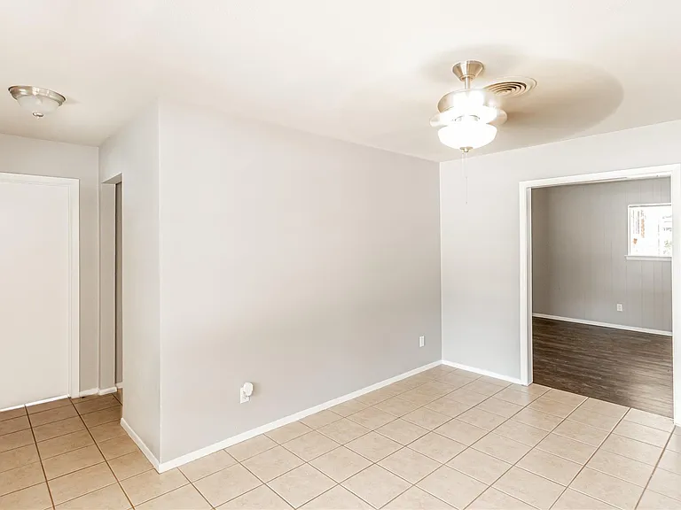 1021 Patricia St — Photo 16