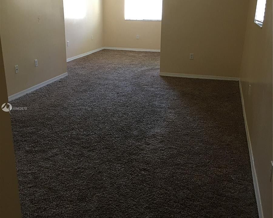 1st image of 940 NE 34th Ave Unit 204