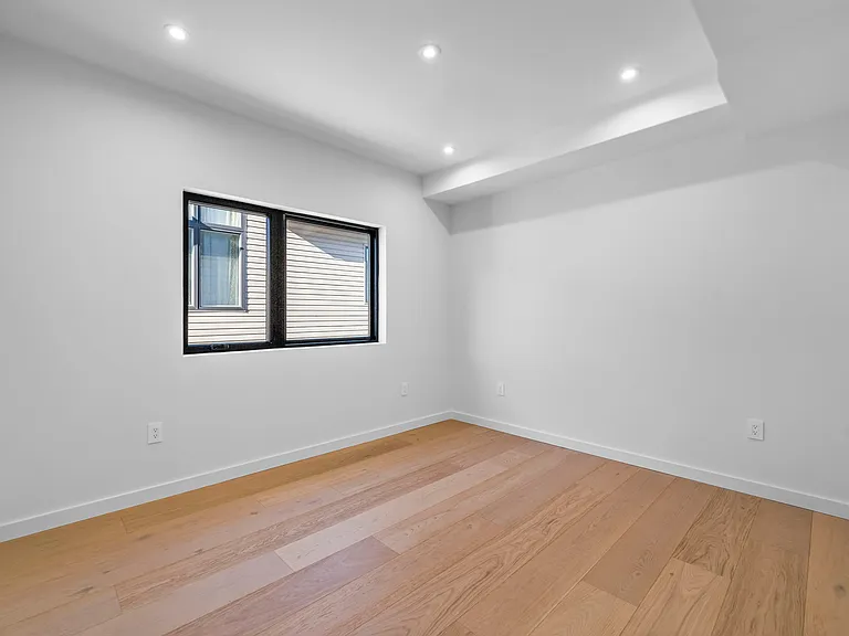 222 Washington Pl — Photo 6