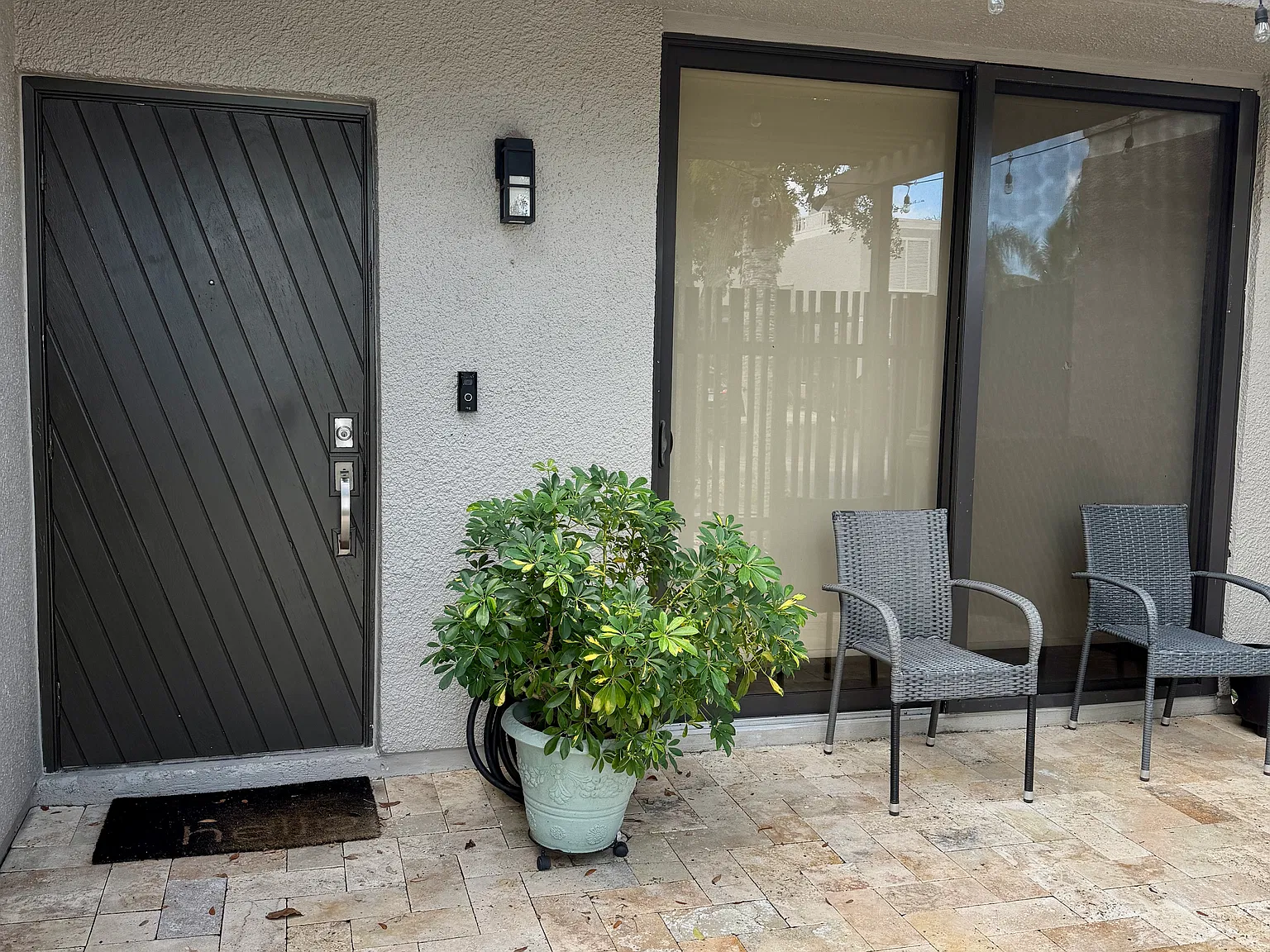 2 bed, 1.5 bath, 1349 sqft, $2,950 — Photo 2