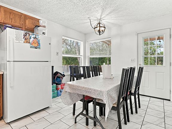 5th image of 5970 Leafridge Ln