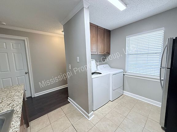 5th image of 2112 Old Taylor Rd APT E8