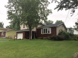 3 Fairlawn Dr, Latham, NY 12110