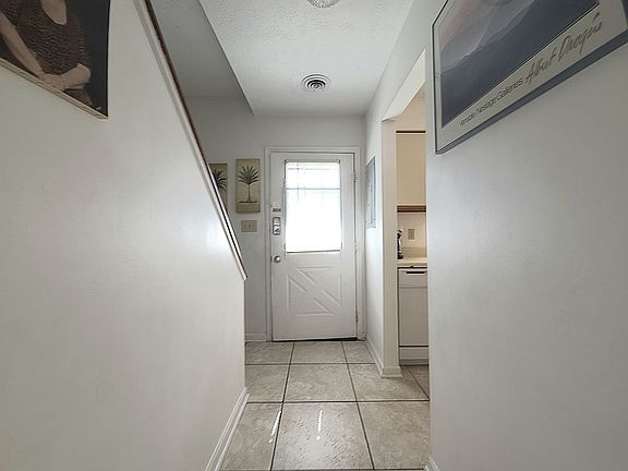 2nd image of 1025 Carolina Rd APT Dd2
