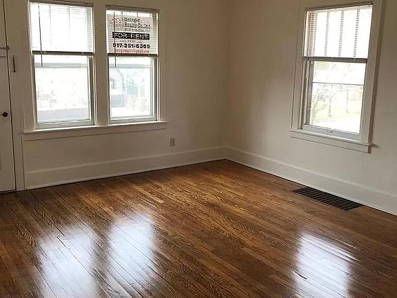 2nd image of 128 Orchard St #A