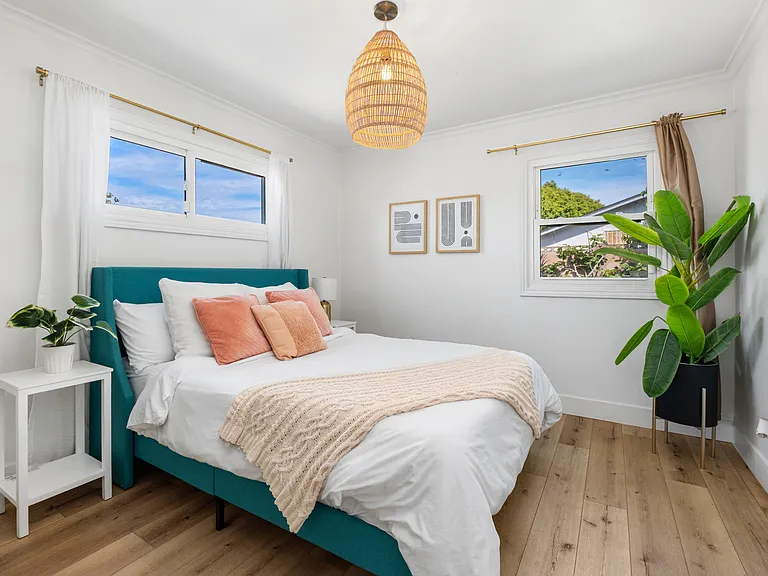 16002 Warren Ln — Photo 10