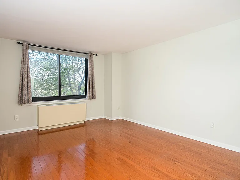 700 Grove St #4S — Photo 10