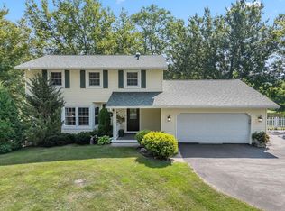 S5450 Gasper Dr, Baraboo, WI 53913