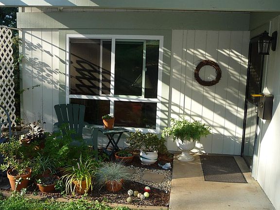 5th image of 401 Sutton Pl