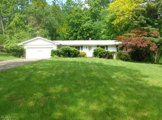 8298 Crystal Creek Rd, Northfield, OH 44067