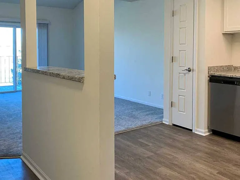 Northridge Heights Apartments — Photo 180