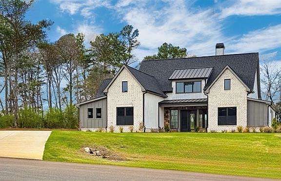 2nd image of 115 Palisade Dr