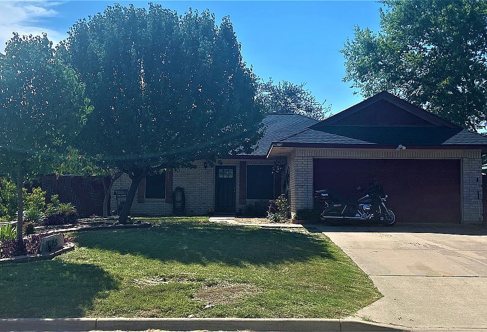 1st image of 615 Bentwood Dr