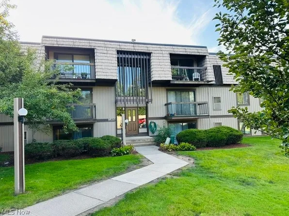 9530 Cove Dr Unit 31C, North Royalton, OH 44133