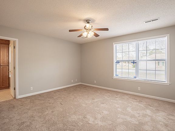 4th image of 981 Saltwood Rd