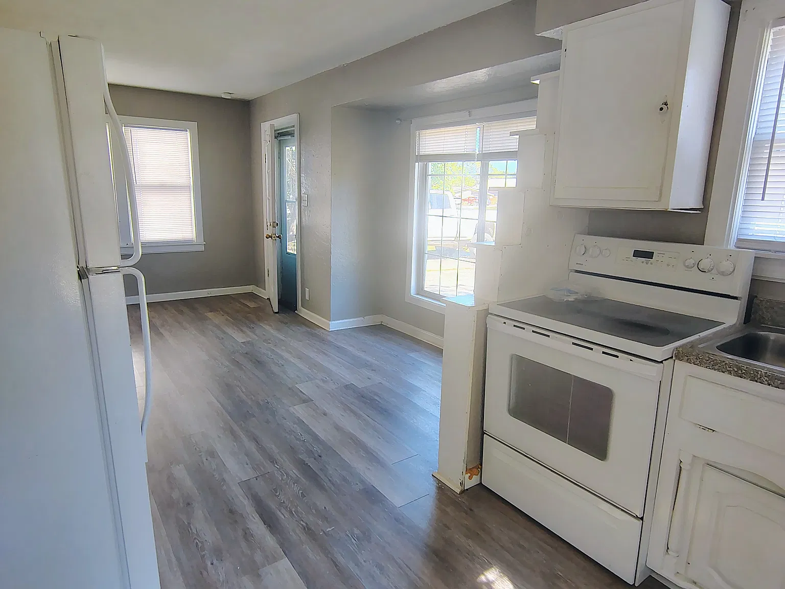 1 bed, 800 sqft, $650 — Photo 2