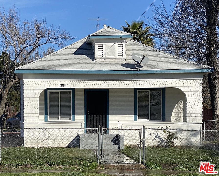 1st image of 1064 W 7th St