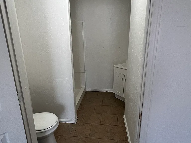1030 Joy Ln — Photo 3