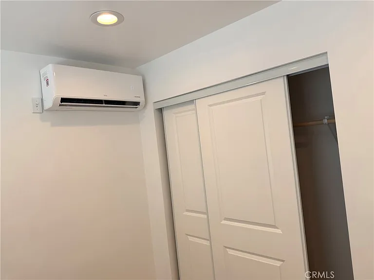 988 Valencia St #6 — Photo 32