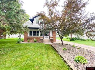 726 Bradley Ave, Gibbon, MN 55335
