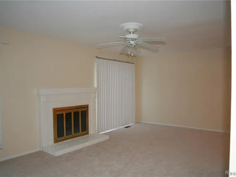 20871 Glen Haven Cir W — Photo 11