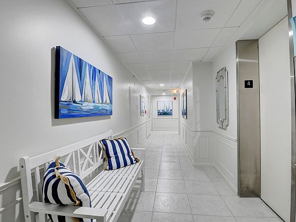 2nd image of 220 Macfarlane Dr APT 405