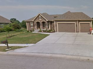 1716 Cambridge Cir, Kearney, MO 64060