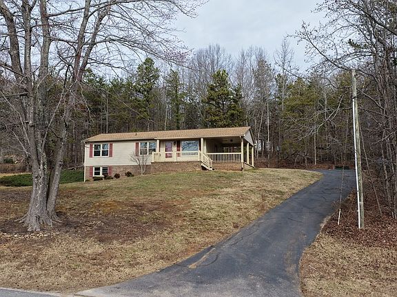 4th image of 2361 Snakepath Rd