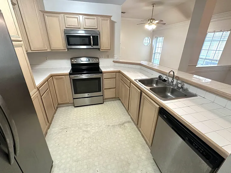 130 Edie Ann Dr — Photo 6