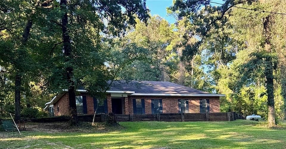 1st image of 913 Ridgeview Dr