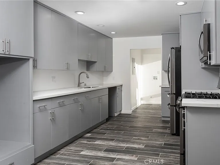 3834 W 111th St — Photo 10