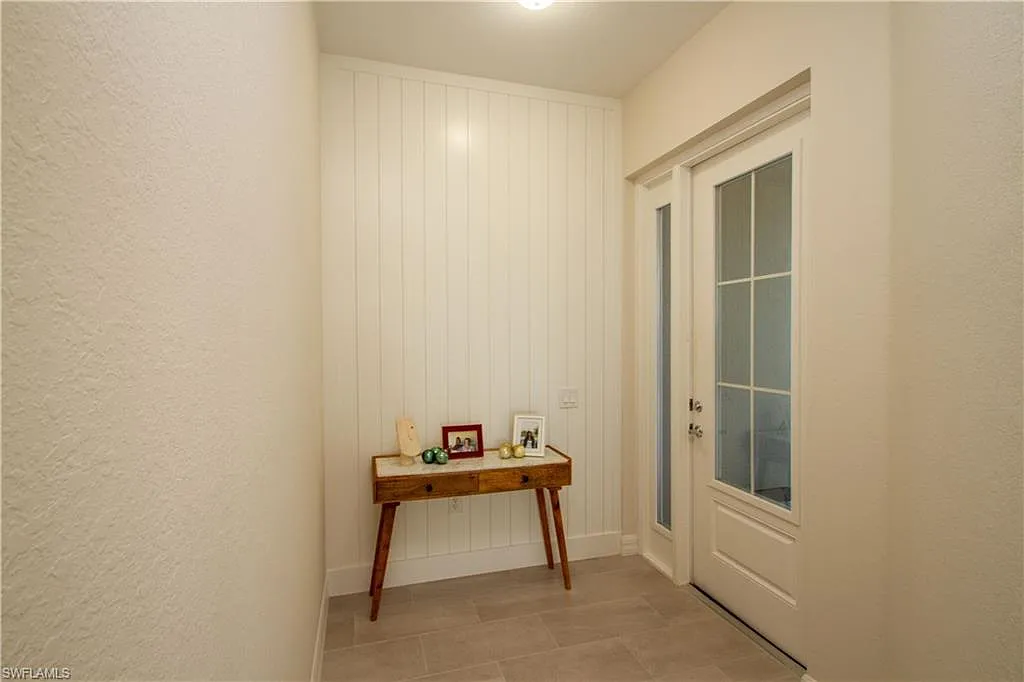 3 bed, 2.0 bath, 1698 sqft, $7,500 — Photo 2